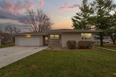 Apartment For Sale - 351 1st Avenue<br/> Faribault County, Wells, MN 56097