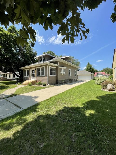 Homes For Sale - 1011 6th Avenue<br/> Mountain Lake, MN 56159