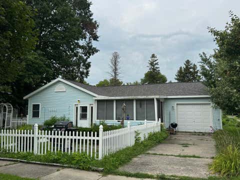 Homes For Sale - 906 W Walnut Avenue<br/> Olivia, MN 56277