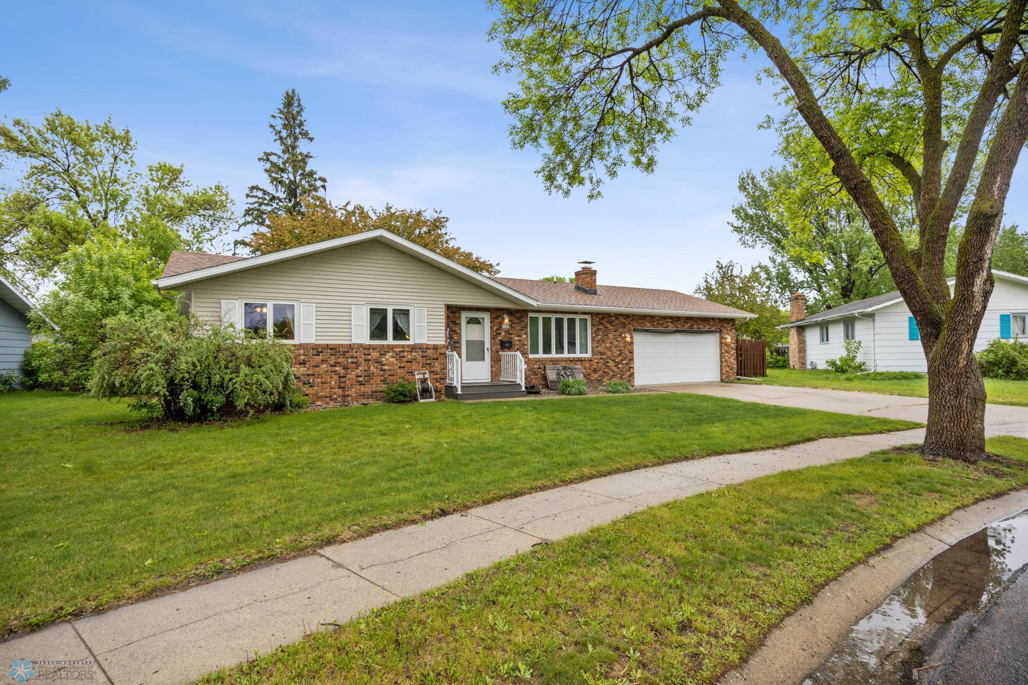 3105 Edgewood Drive, Fargo, North Dakota image 2
