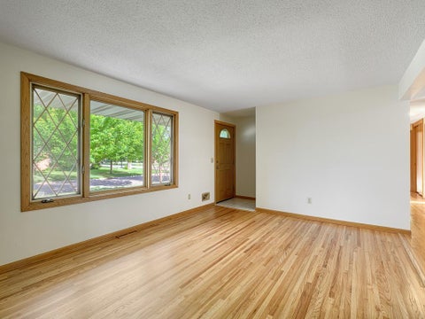 Homes For Sale - 1422 10th Avenue<br/> Anoka, MN 55303