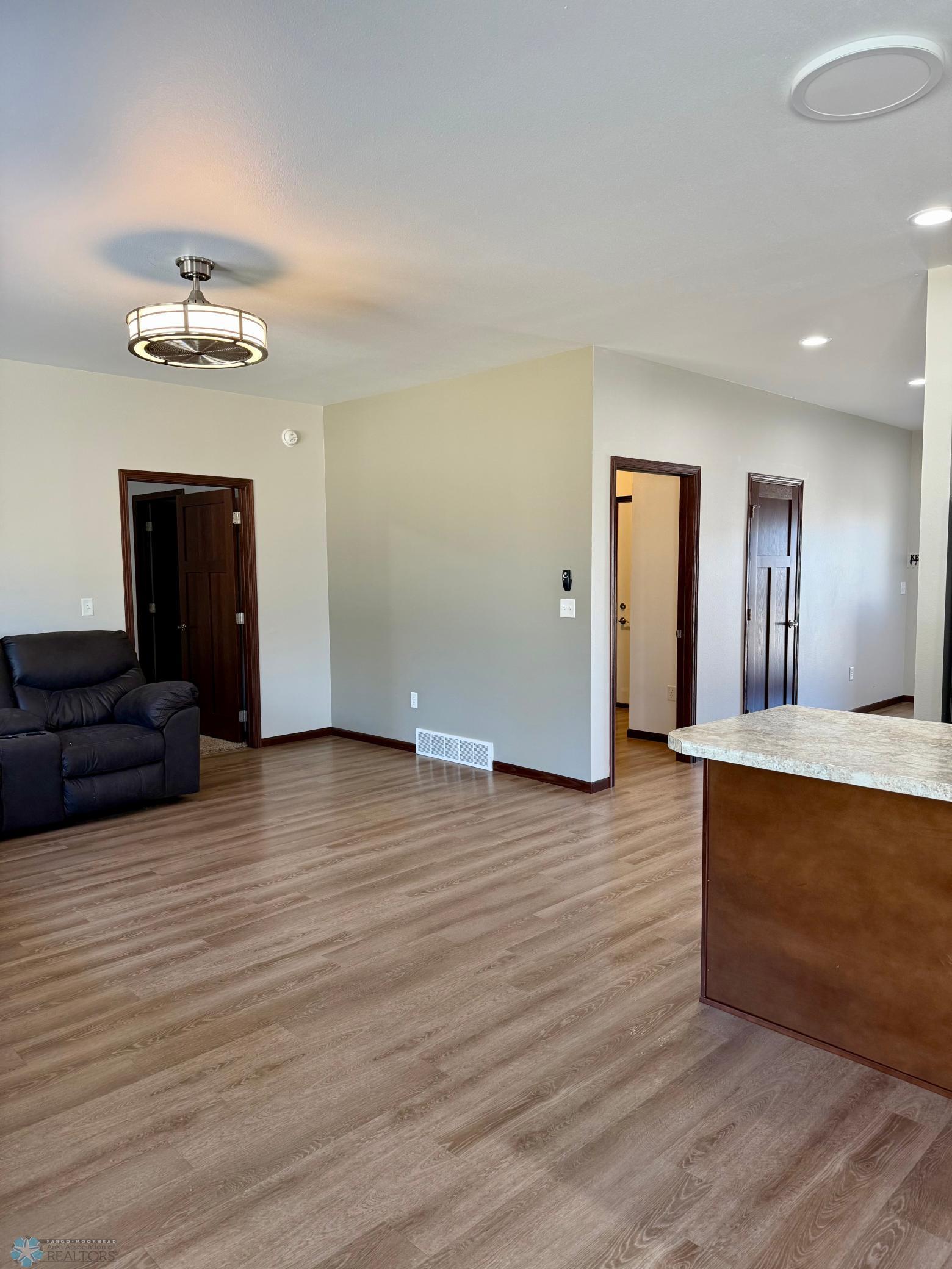 101 Dakota Drive, Hankinson, North Dakota image 10