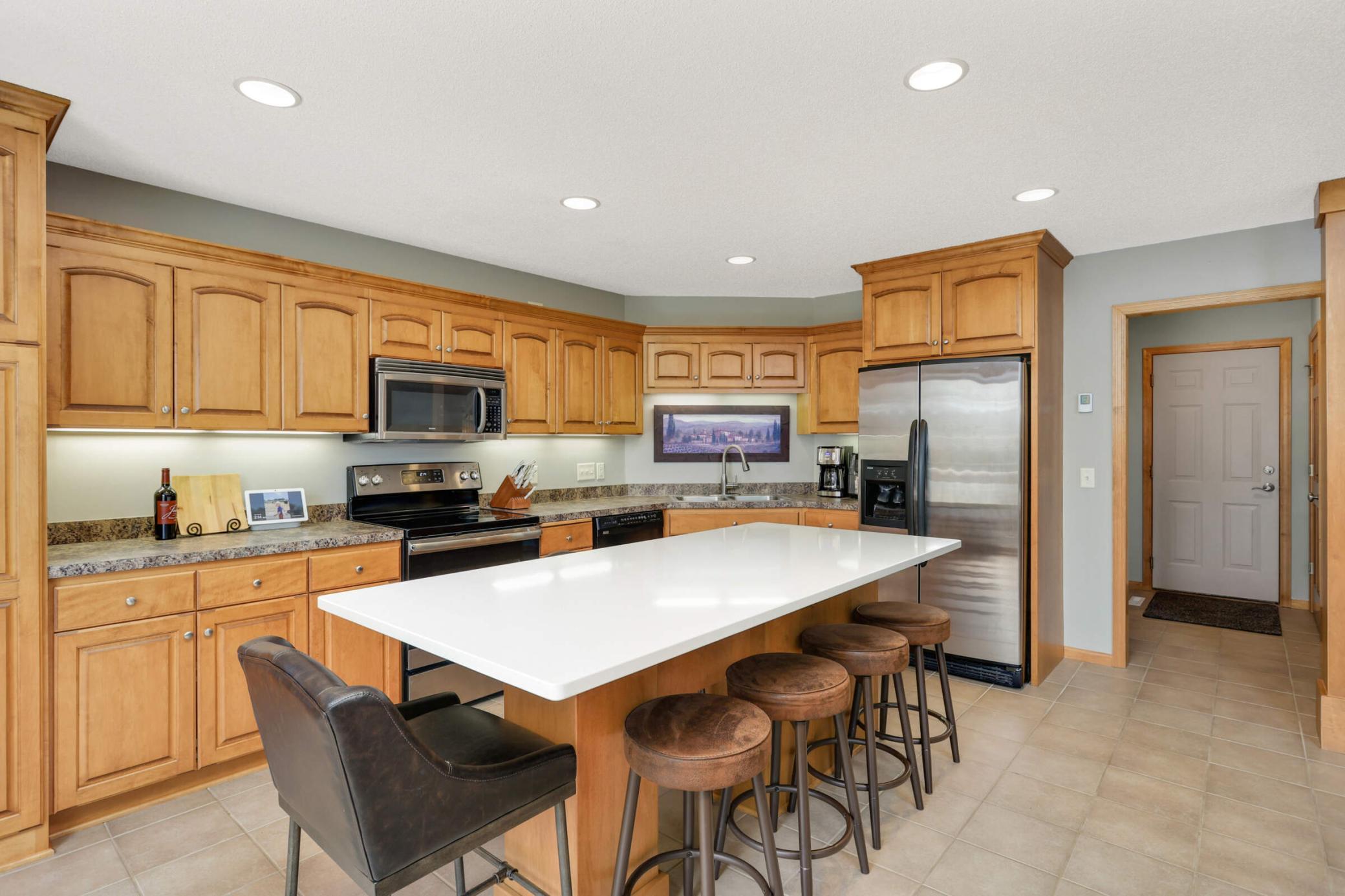 1557 Summit Shores Vista, Burnsville, Minnesota image 12