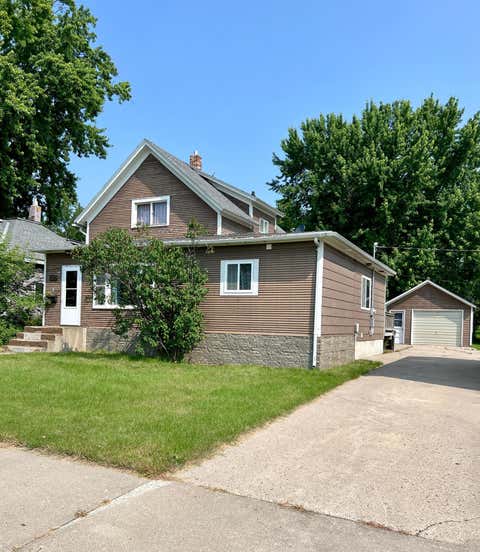 Homes For Sale - 450 7th Street<br/> Valley City, ND 58072