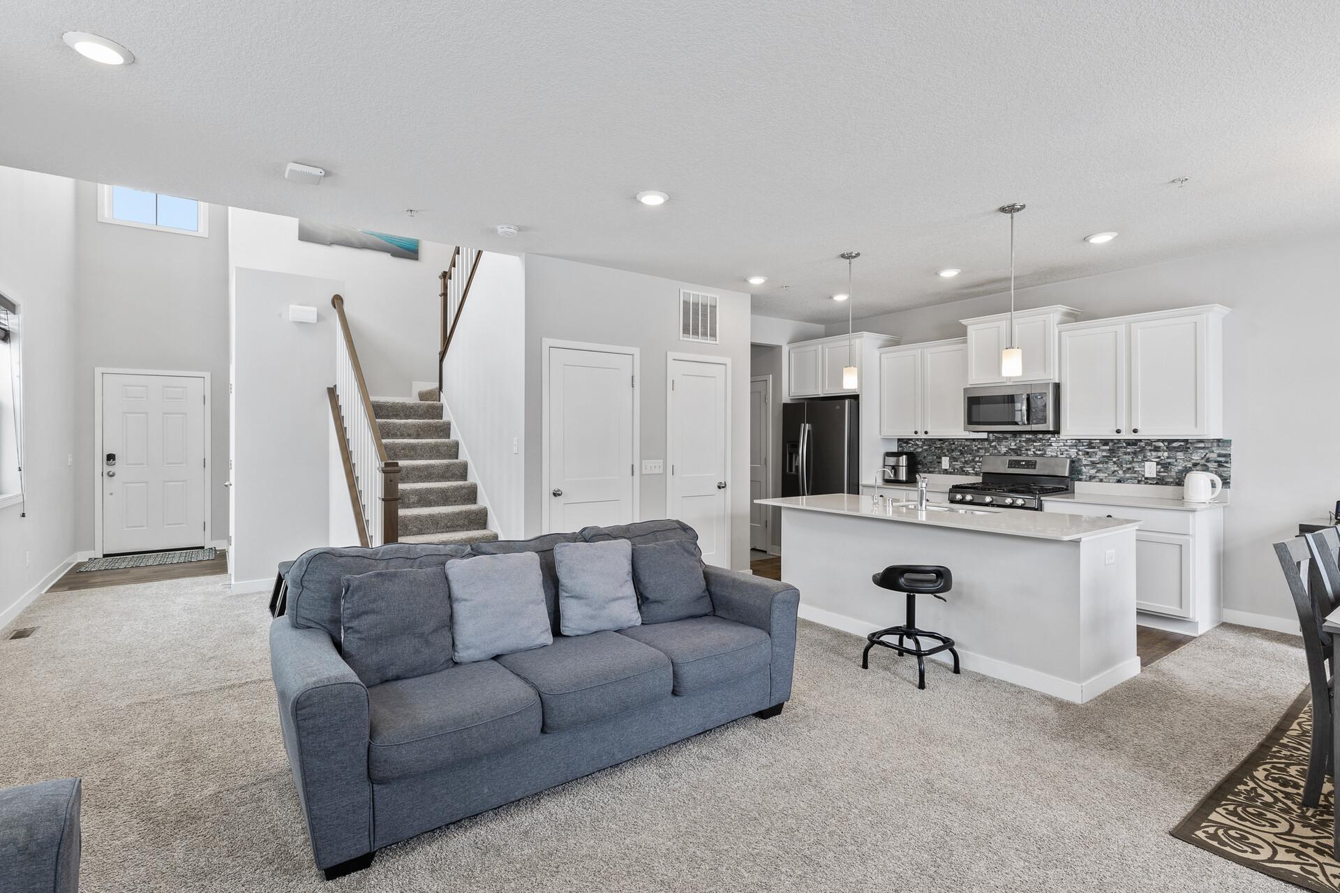 18369 Gladden Lane, Lakeville, Minnesota image 6