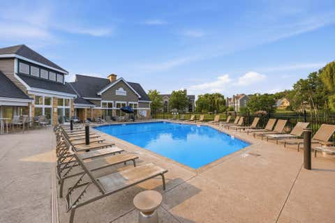 Condo For Sale - 6048 Chasewood Parkway<br/> Hopkins, MN 55343