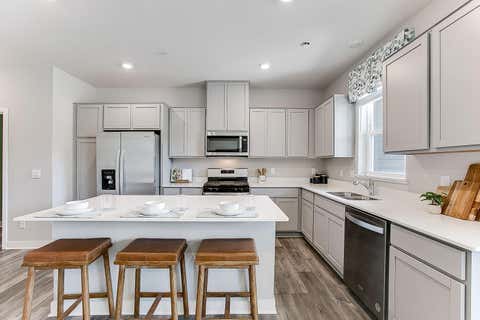 Townhouse For Sale - 17116 Dysart Place<br/> Dakota County, Lakeville, MN 55044