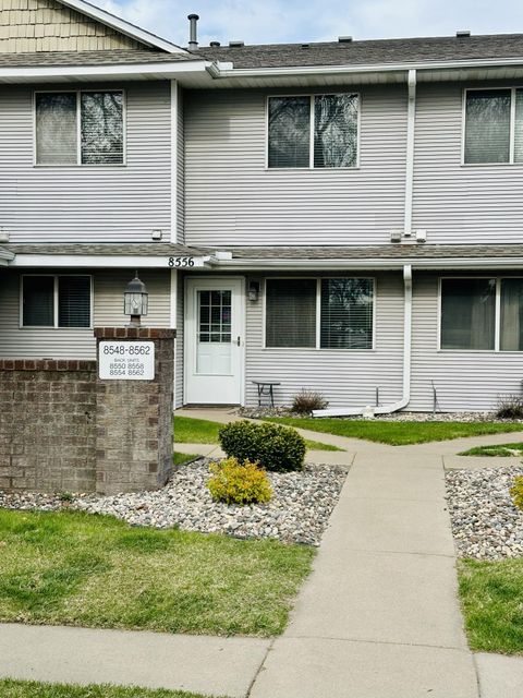 Townhouse For Sale - 8556 S Pond Trail<br/> Champlin, MN 55316