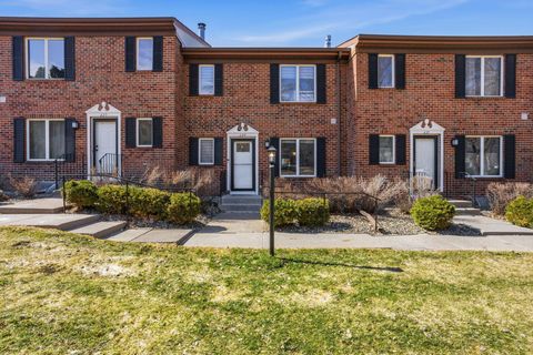 Townhouse For Sale - 629 Maple Park Drive<br/> Dakota County, Saint Paul, MN 55118