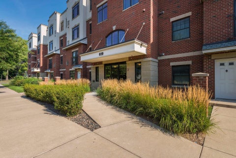 Condo For Sale - 619 8th Street<br/> Minneapolis, MN 55414