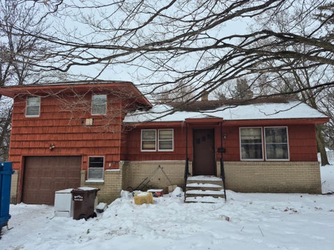 Homes For Sale - 200 6th Avenue<br/> Buffalo, MN 55313
