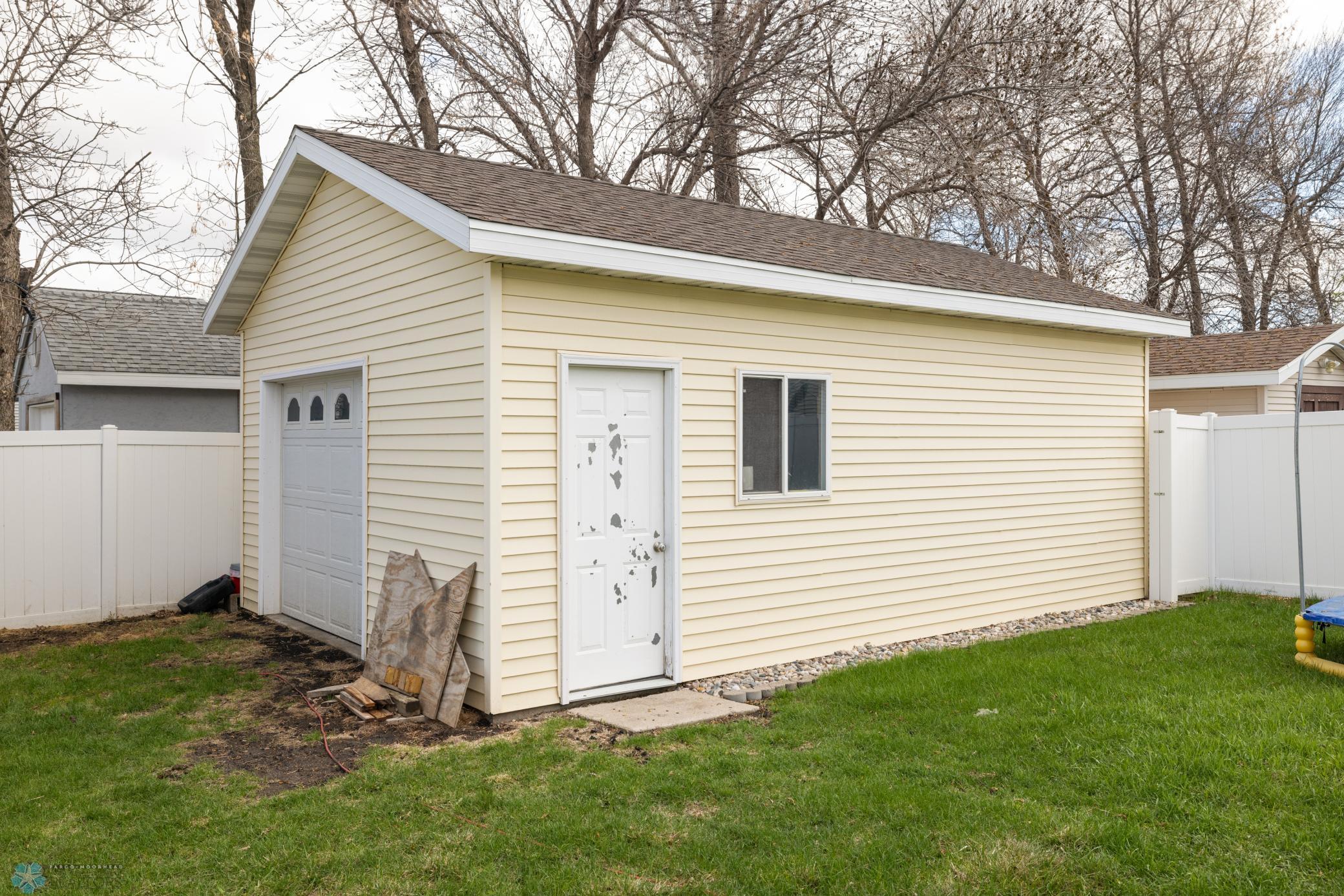 1800 Huntington Lane, West Fargo, North Dakota image 27