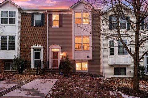 Townhouse For Sale - 5129 Scott Path<br/> Robbinsdale, MN 55422