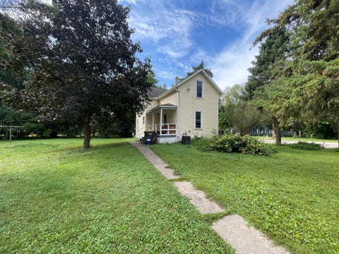 Homes For Sale - 405 Central Avenue<br/> Mapleton, MN 56065