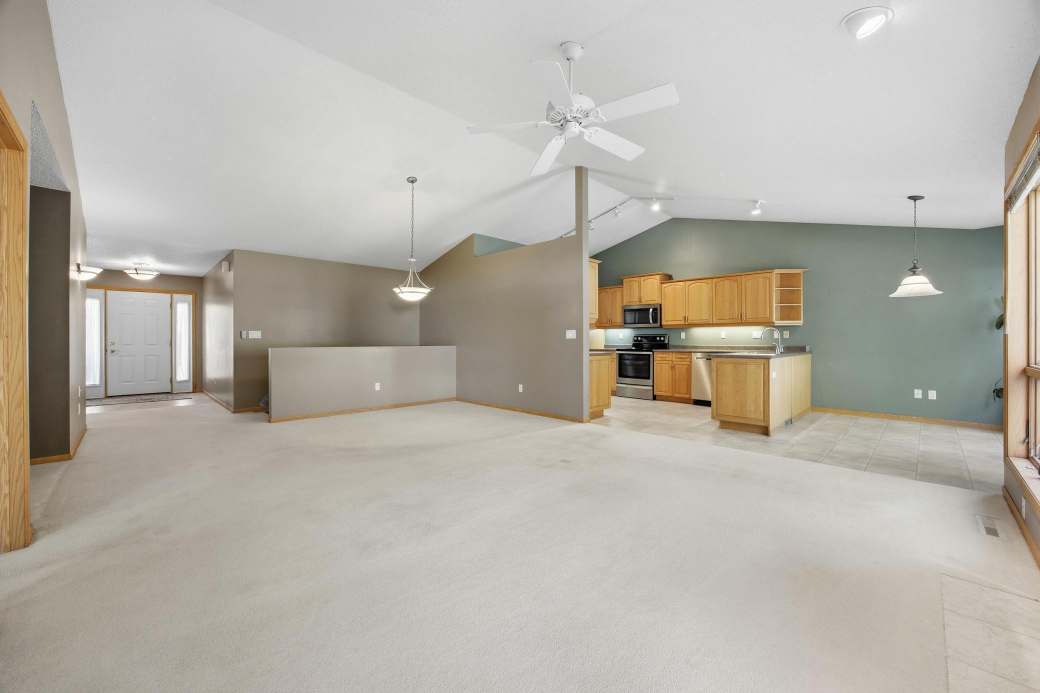 Fargo, North Dakota 58104, United States, 5 Bedrooms Bedrooms, ,3 BathroomsBathrooms,Residential,Active,239439