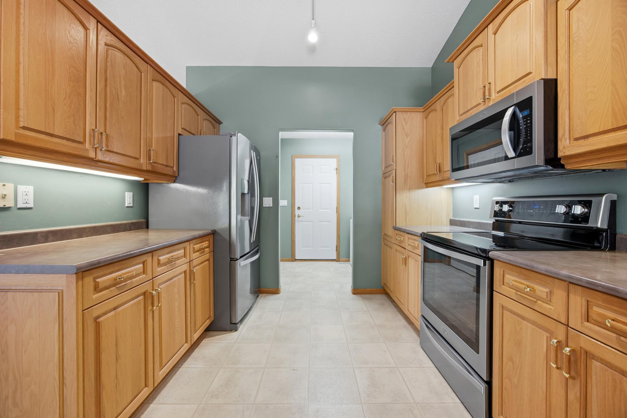 Fargo, North Dakota 58104, United States, 5 Bedrooms Bedrooms, ,3 BathroomsBathrooms,Residential,Active,239439