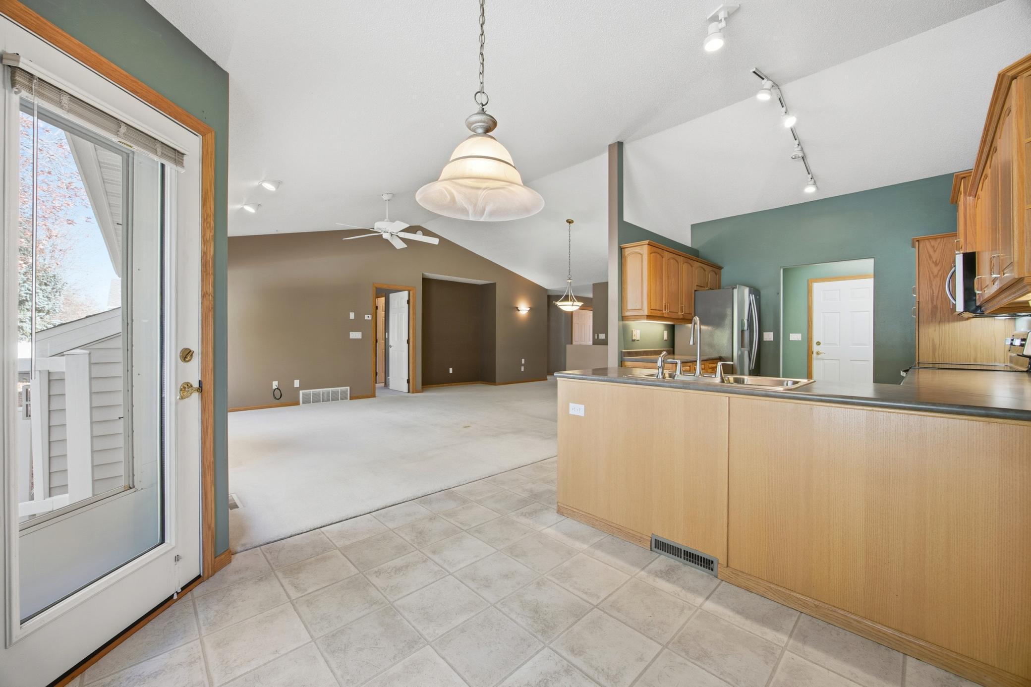 Fargo, North Dakota 58104, United States, 5 Bedrooms Bedrooms, ,3 BathroomsBathrooms,Residential,Active,239439