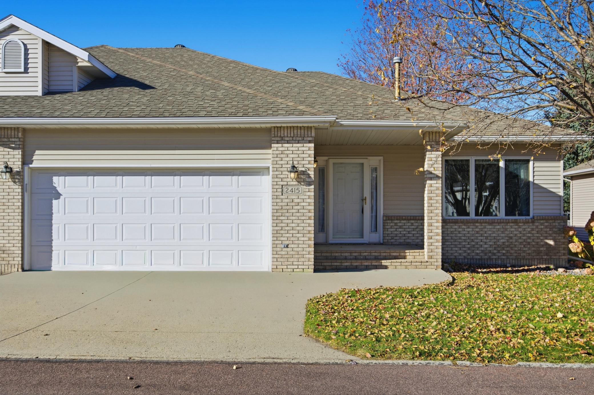 Fargo, North Dakota 58104, United States, 5 Bedrooms Bedrooms, ,3 BathroomsBathrooms,Residential,Active,239439