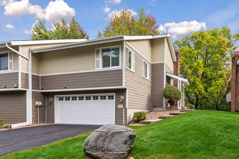 Townhouse For Sale - 9751 Brighton Lane<br/> Eden Prairie, MN 55347