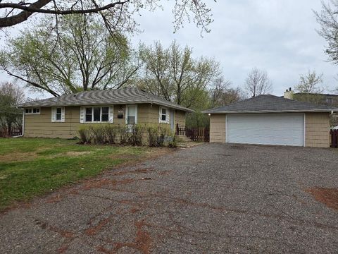 Homes For Sale - 7101 Hartkopf Lane<br/> Minneapolis, MN 55428
