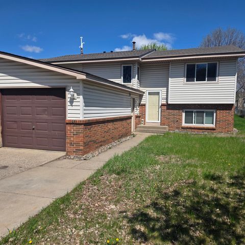 Homes For Sale - 5702 84 1/2 Avenue<br/> Brooklyn Park, MN 55443