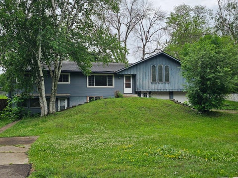 Homes For Sale - 10609 32nd Avenue<br/> Minneapolis, MN 55441
