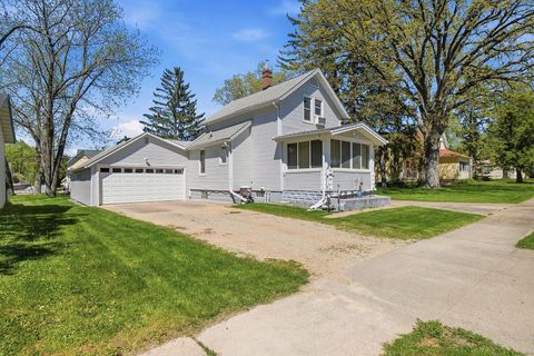 Homes For Sale - 222 3rd Street<br/> Kenyon, MN 55946