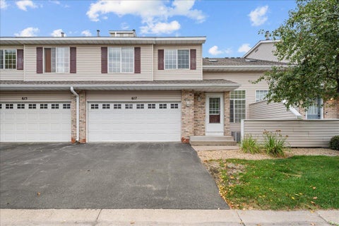 Townhouse For Sale - 617 Grandview Way<br/> Hudson, WI 54016