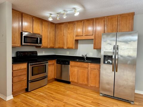 Homes For Sale - 3150 Excelsior Boulevard<br/> Minneapolis, MN 55416