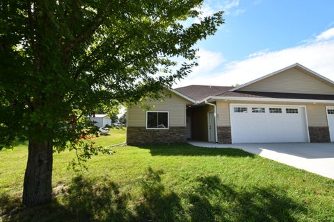 Townhouse For Sale - 331 5th Avenue<br/> Wabasha County, Mazeppa, MN 55956