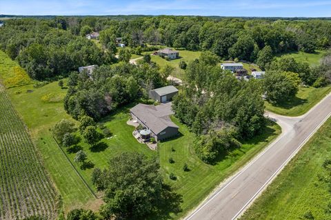 Homes For Sale - 6787 Fairfax Way<br/> Faribault, MN 55021