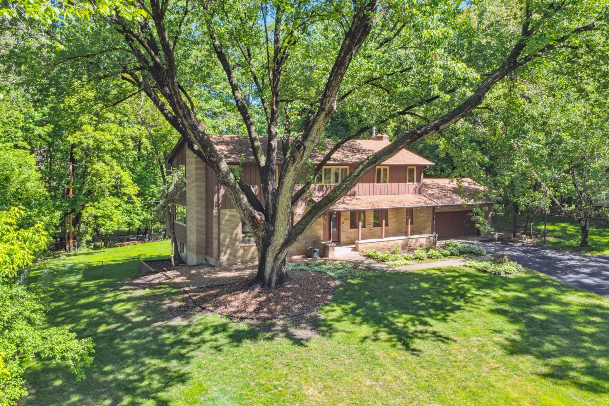 1801 Deer Hill Drive, Wayzata, Minnesota image 34