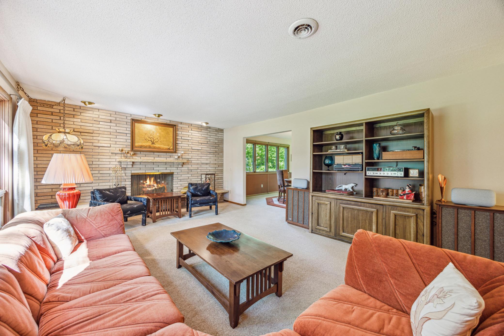 1801 Deer Hill Drive, Wayzata, Minnesota image 4
