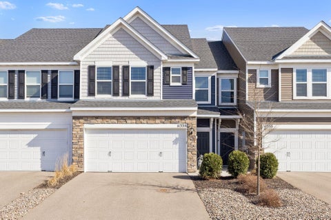 Townhouse For Sale - 11335 Brookview Road<br/> Woodbury, MN 55129