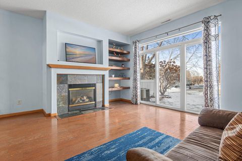 Townhouse For Sale - 1035 Providence Drive<br/> Shakopee, MN 55379