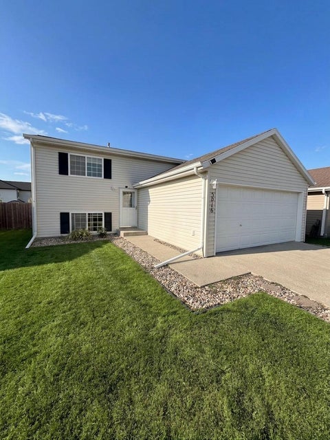 Homes For Sale - 3016 32nd Avenue<br/> Moorhead, MN 56560