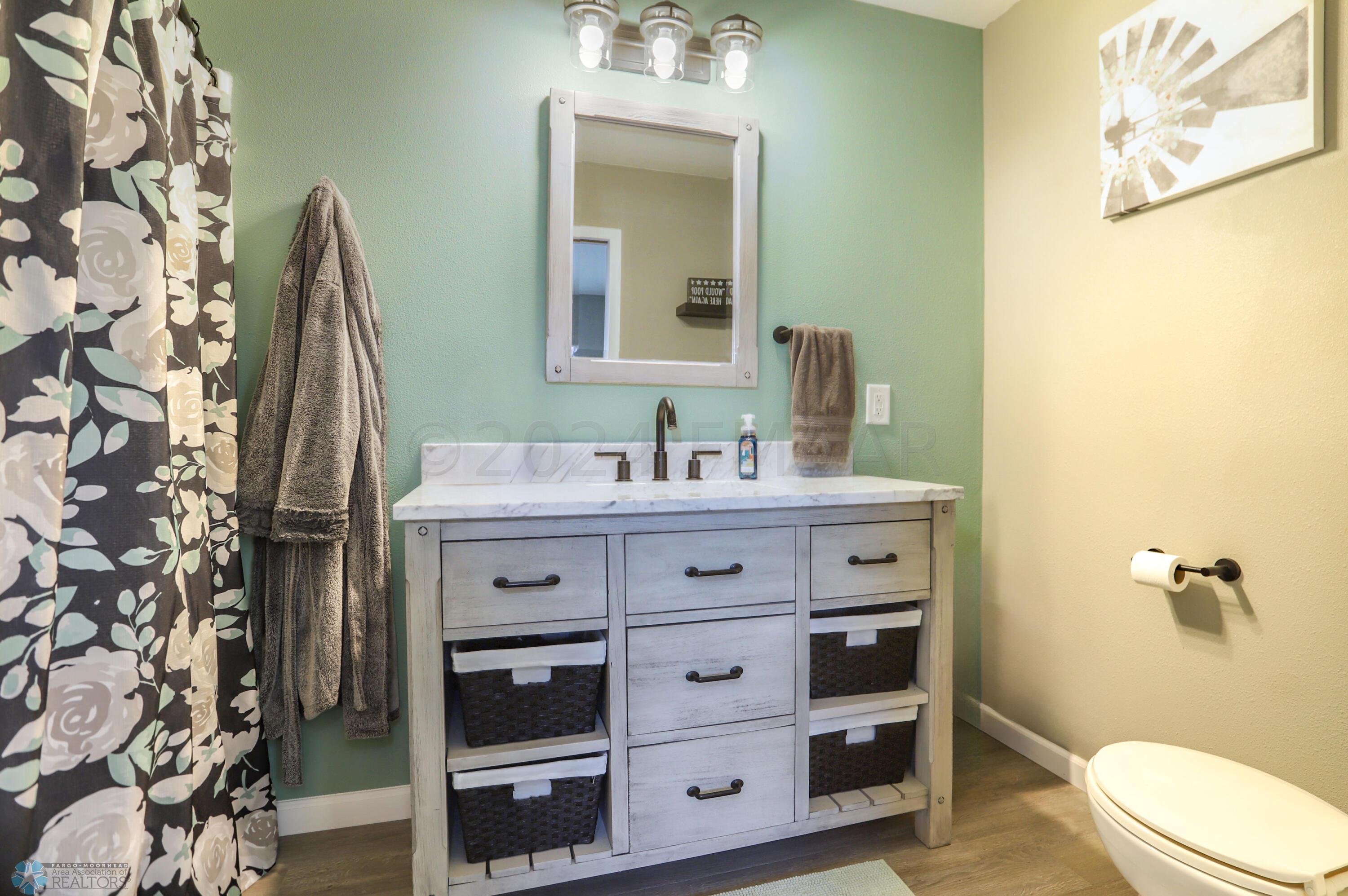 Moorhead, Minnesota 56560, United States, 4 Bedrooms Bedrooms, ,2 BathroomsBathrooms,Residential,Pending,60032