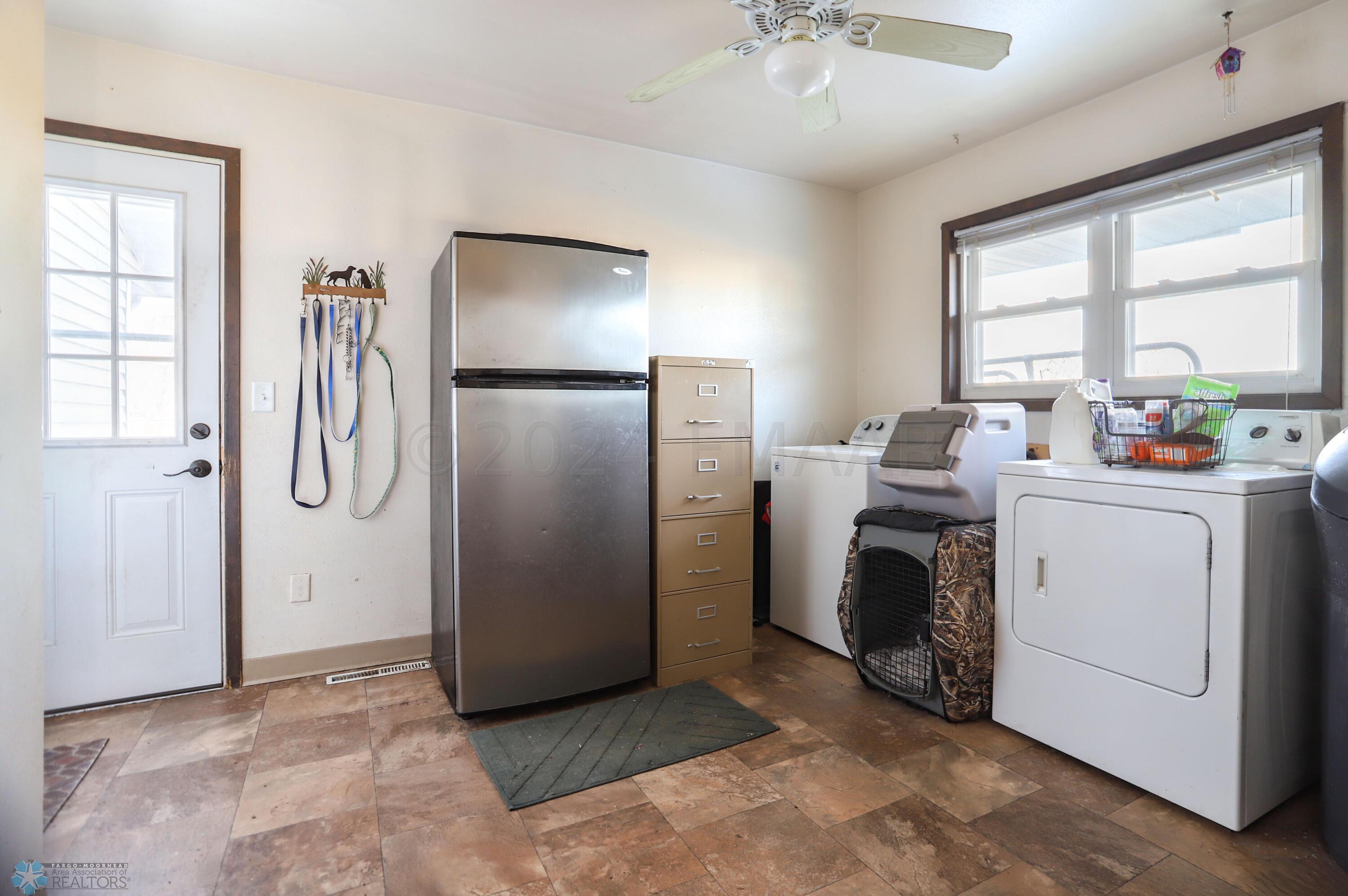 Moorhead, Minnesota 56560, United States, 4 Bedrooms Bedrooms, ,2 BathroomsBathrooms,Residential,Pending,60032