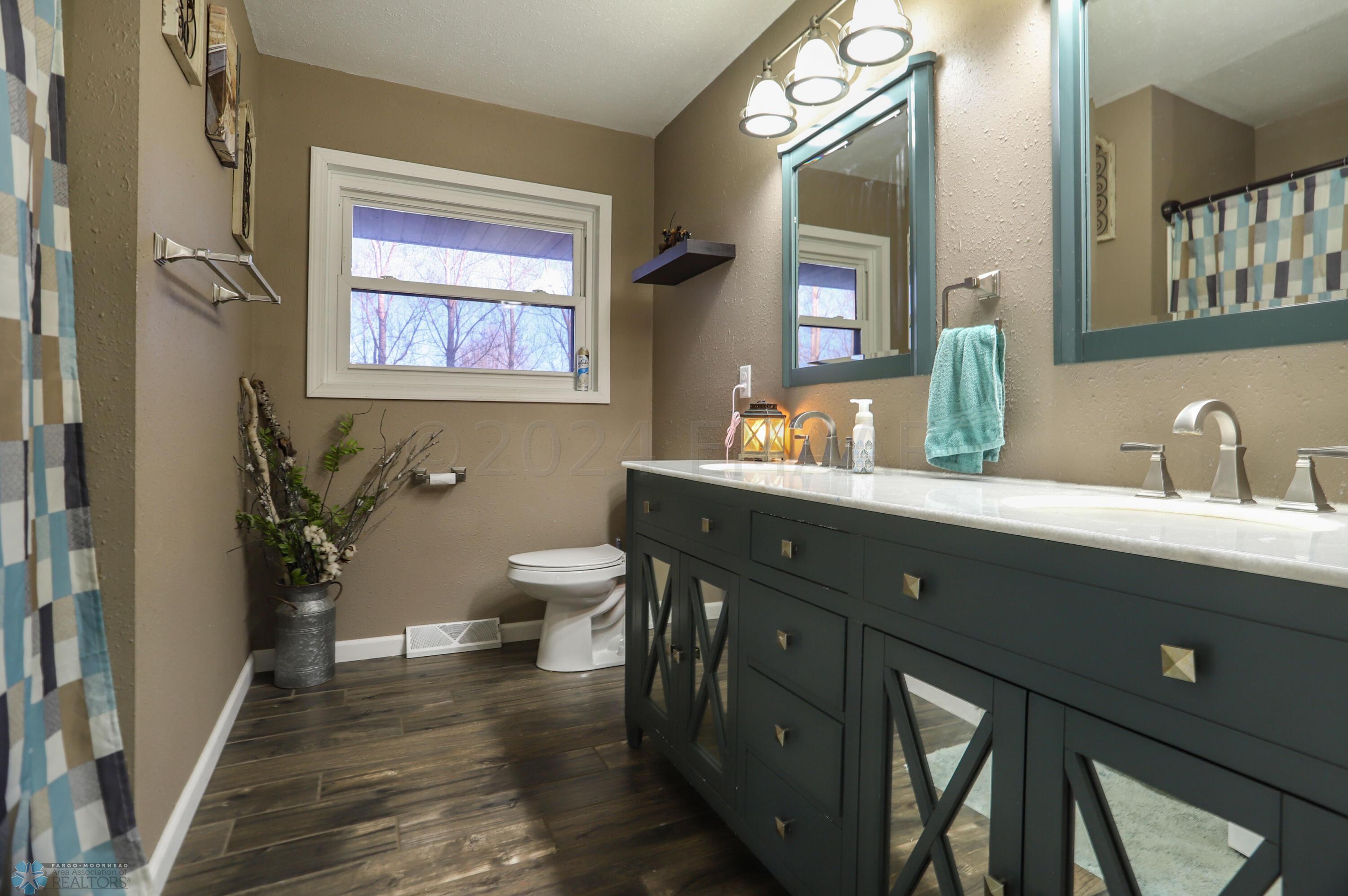 Moorhead, Minnesota 56560, United States, 4 Bedrooms Bedrooms, ,2 BathroomsBathrooms,Residential,Pending,60032