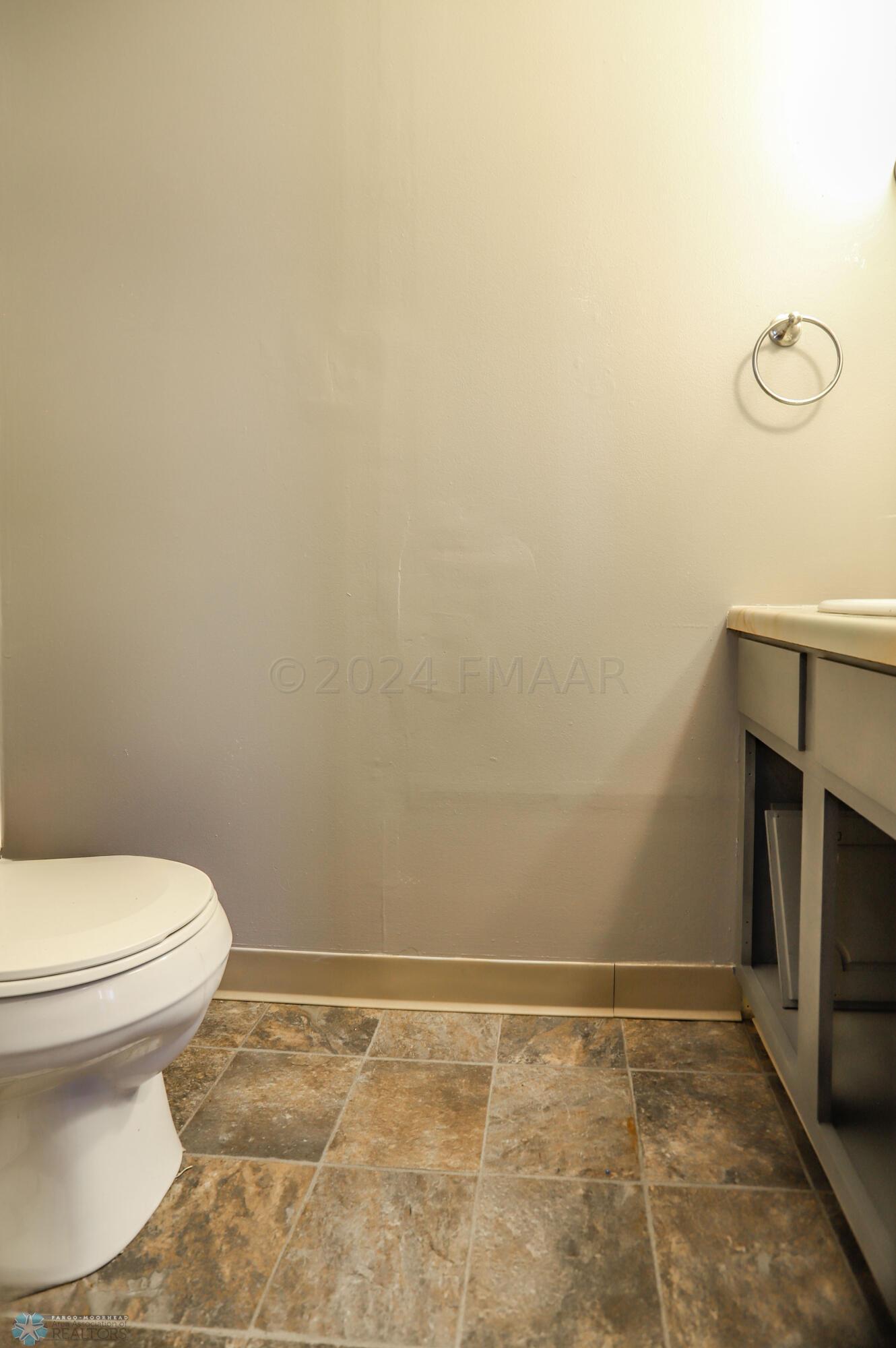 Moorhead, Minnesota 56560, United States, 4 Bedrooms Bedrooms, ,2 BathroomsBathrooms,Residential,Pending,60032