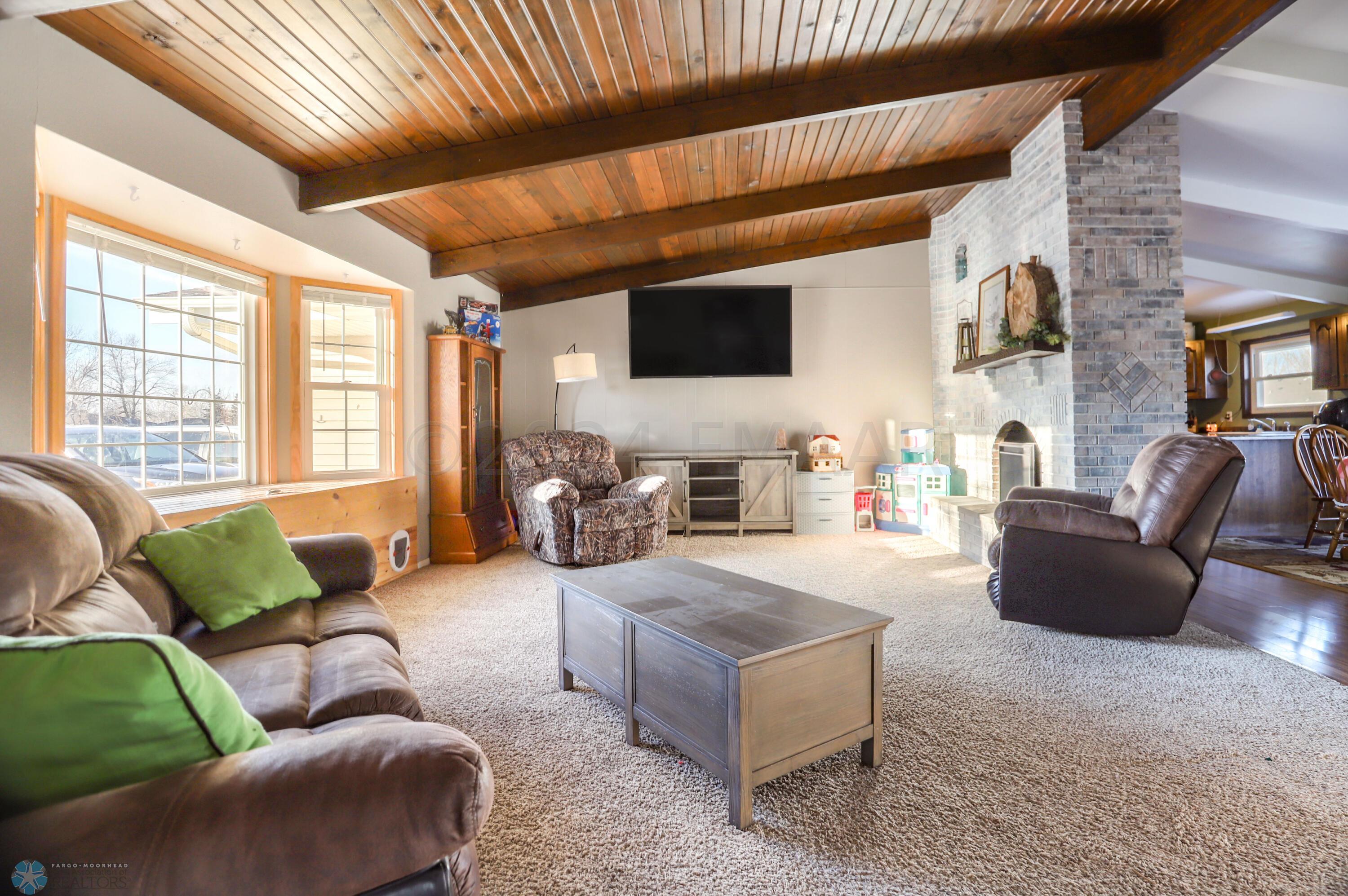 Moorhead, Minnesota 56560, United States, 4 Bedrooms Bedrooms, ,2 BathroomsBathrooms,Residential,Pending,60032