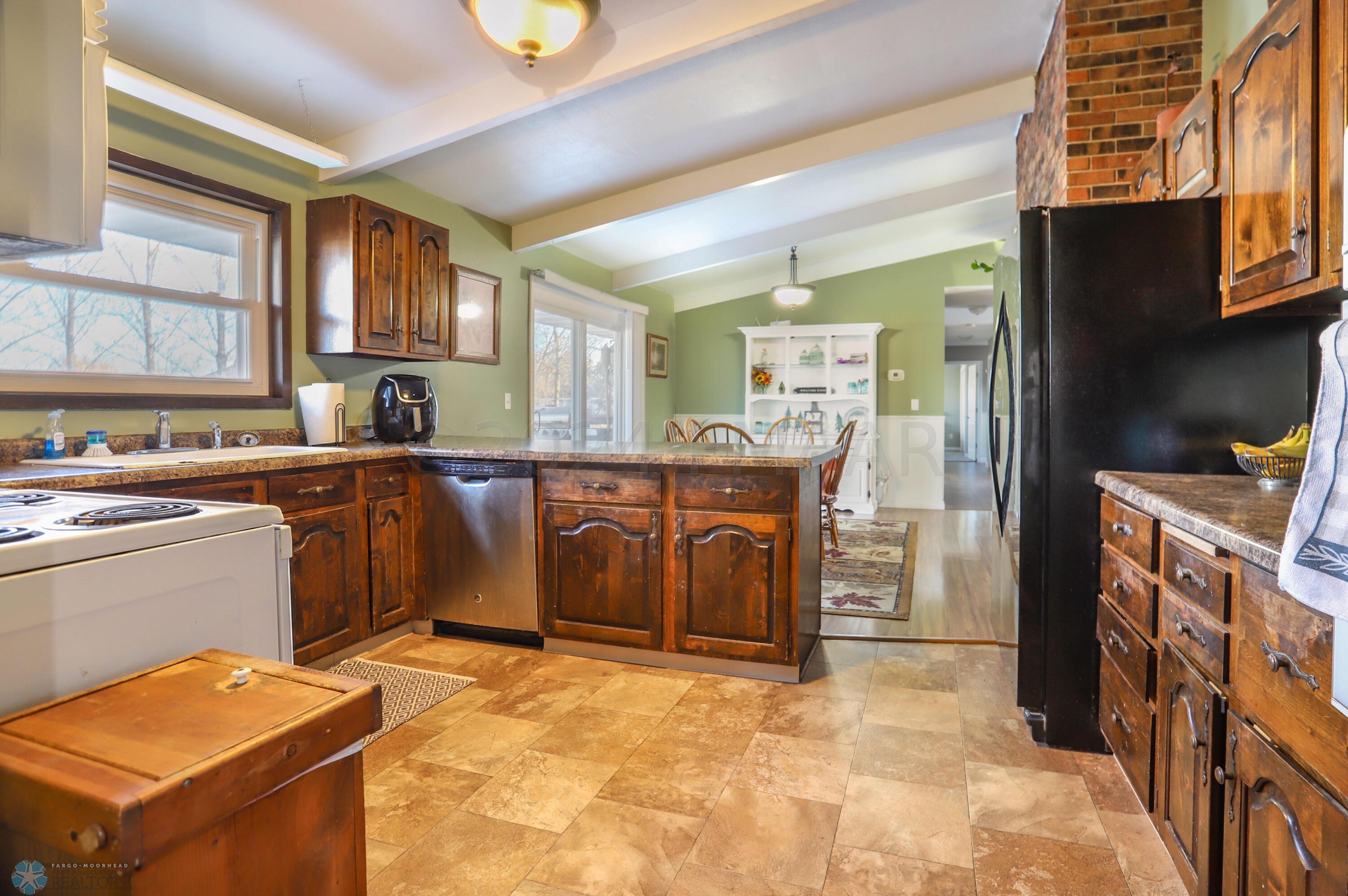 Moorhead, Minnesota 56560, United States, 4 Bedrooms Bedrooms, ,2 BathroomsBathrooms,Residential,Pending,60032