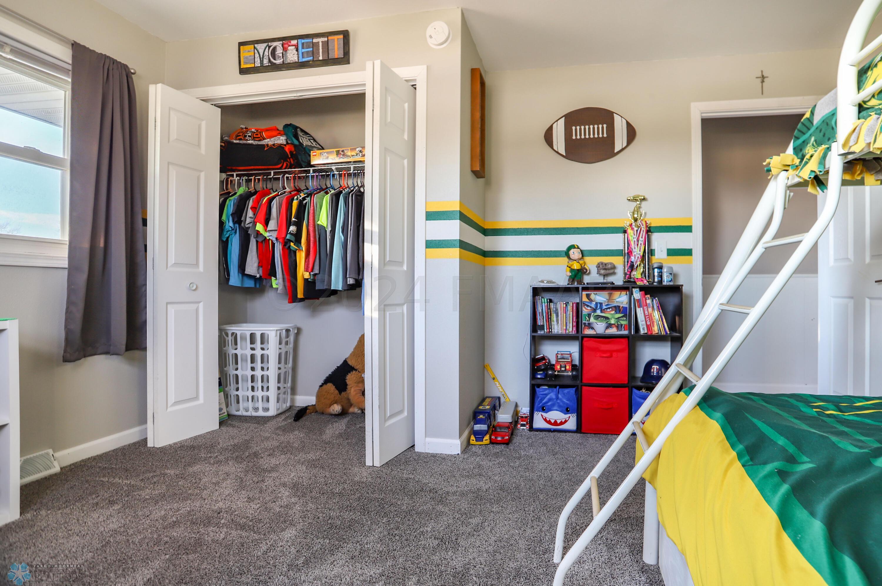 Moorhead, Minnesota 56560, United States, 4 Bedrooms Bedrooms, ,2 BathroomsBathrooms,Residential,Pending,60032