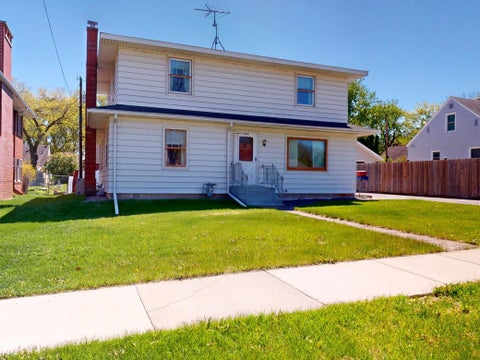 Homes For Sale - 406 Giles Place<br/> Freeborn County, Albert Lea, MN 56007