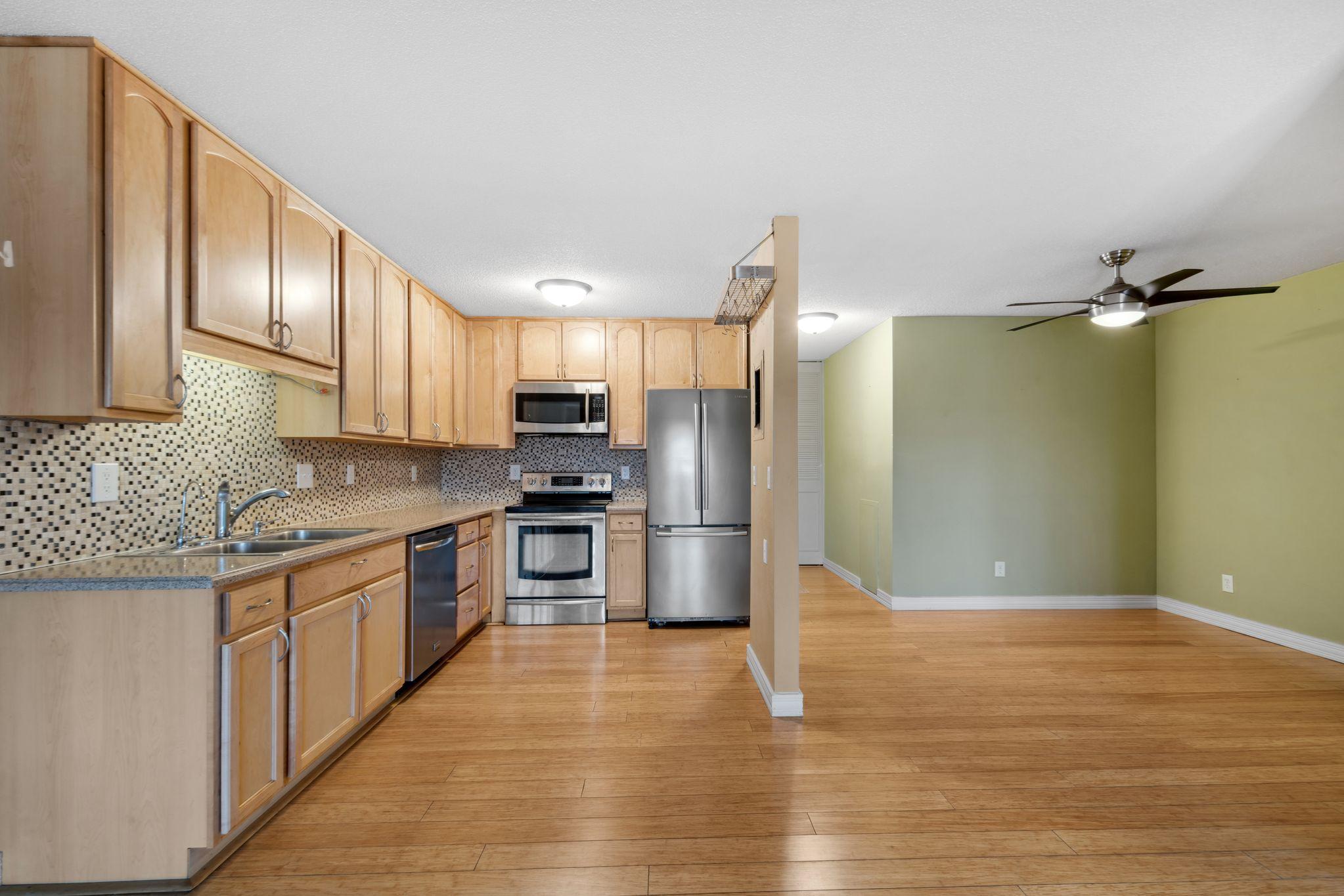 2800 Hamline Avenue #313, Roseville, Minnesota image 3