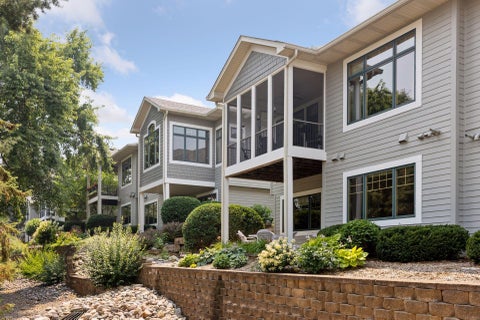 Townhouse For Sale - 8117 Xerxes Circle<br/> Minneapolis, MN 55431