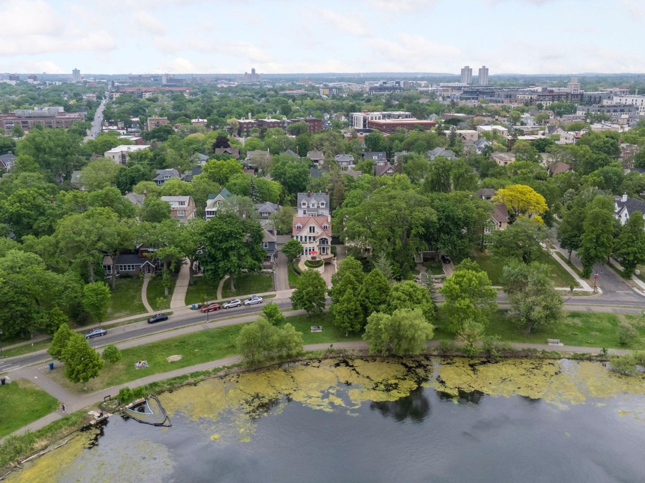 2683 E Lake Of The Isles Parkway, Minneapolis, Minnesota image 48