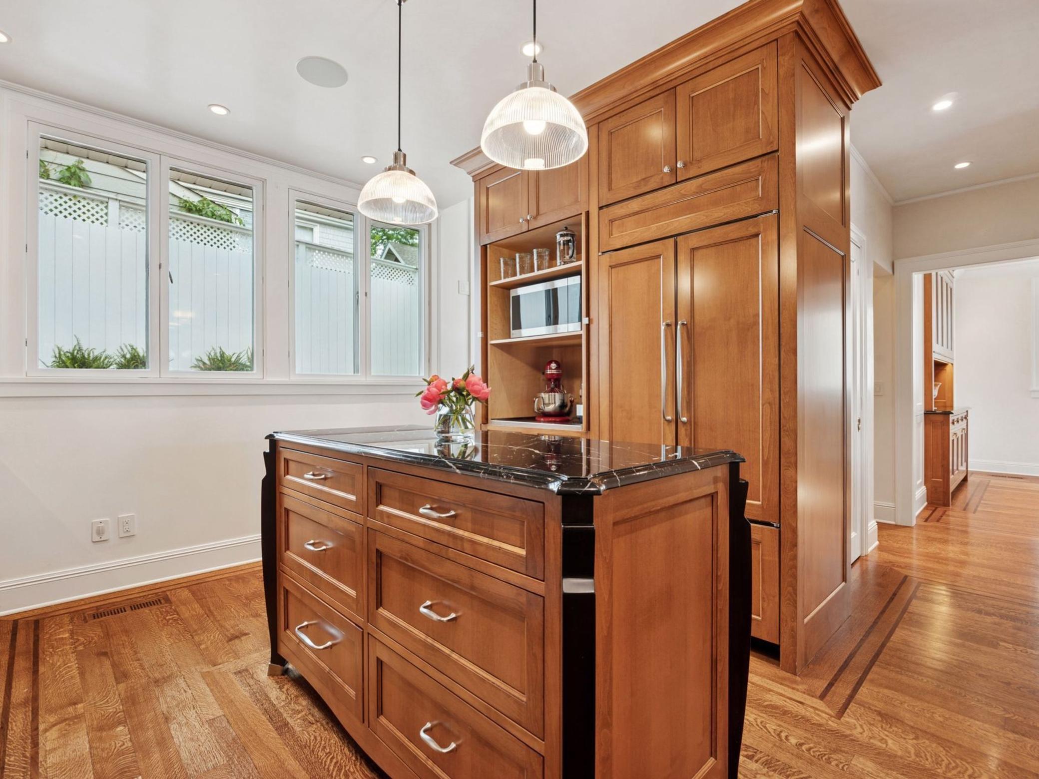 2683 E Lake Of The Isles Parkway, Minneapolis, Minnesota image 16