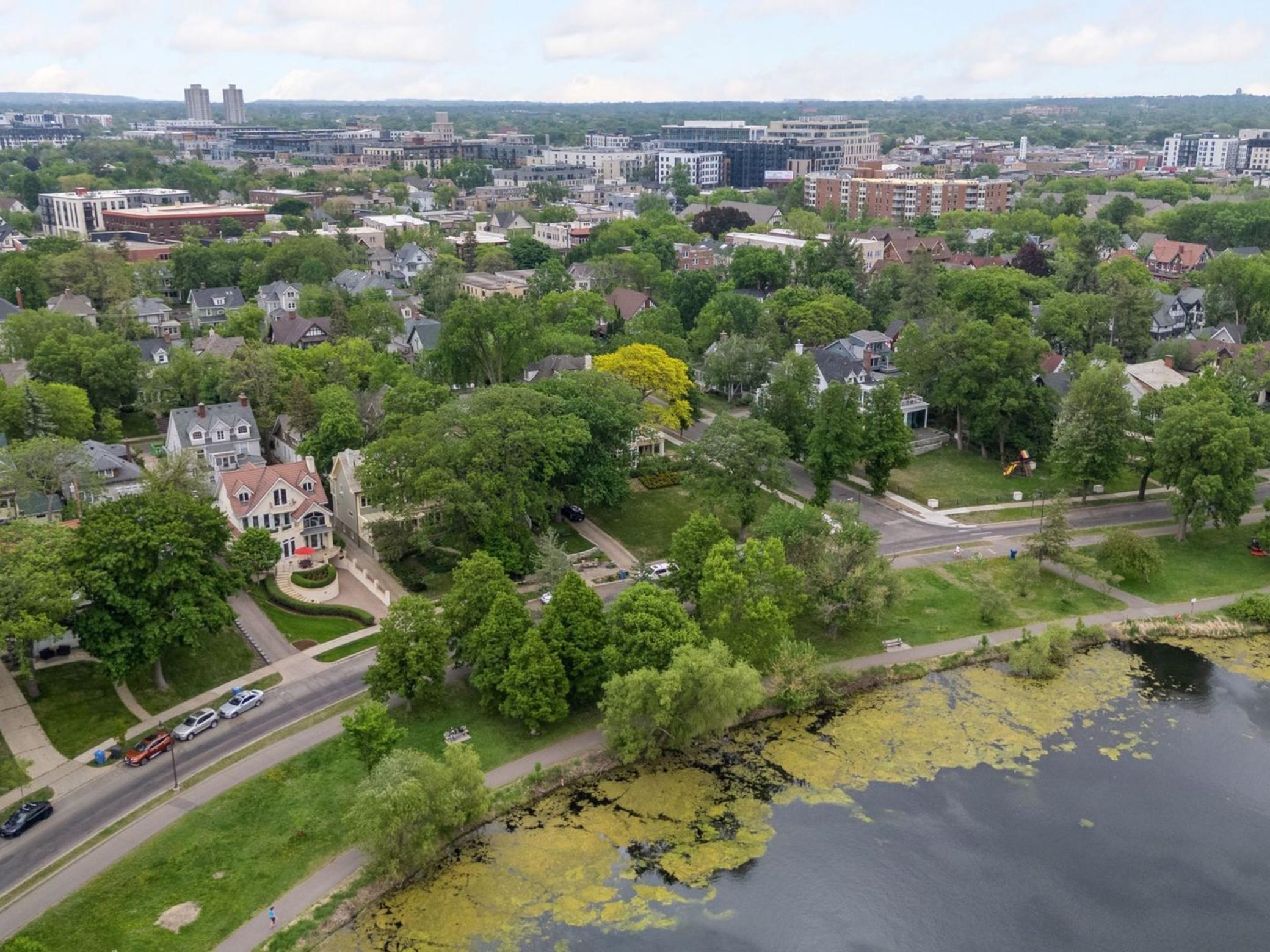 2683 E Lake Of The Isles Parkway, Minneapolis, Minnesota image 47