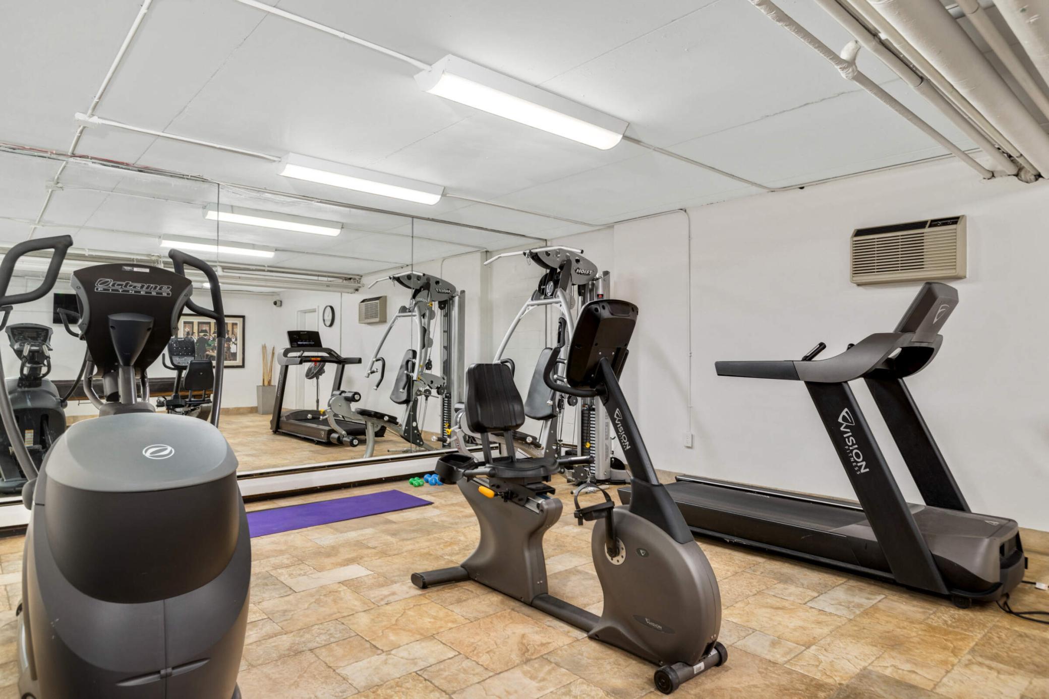 2800 Hamline Avenue #121, Roseville, Minnesota image 28